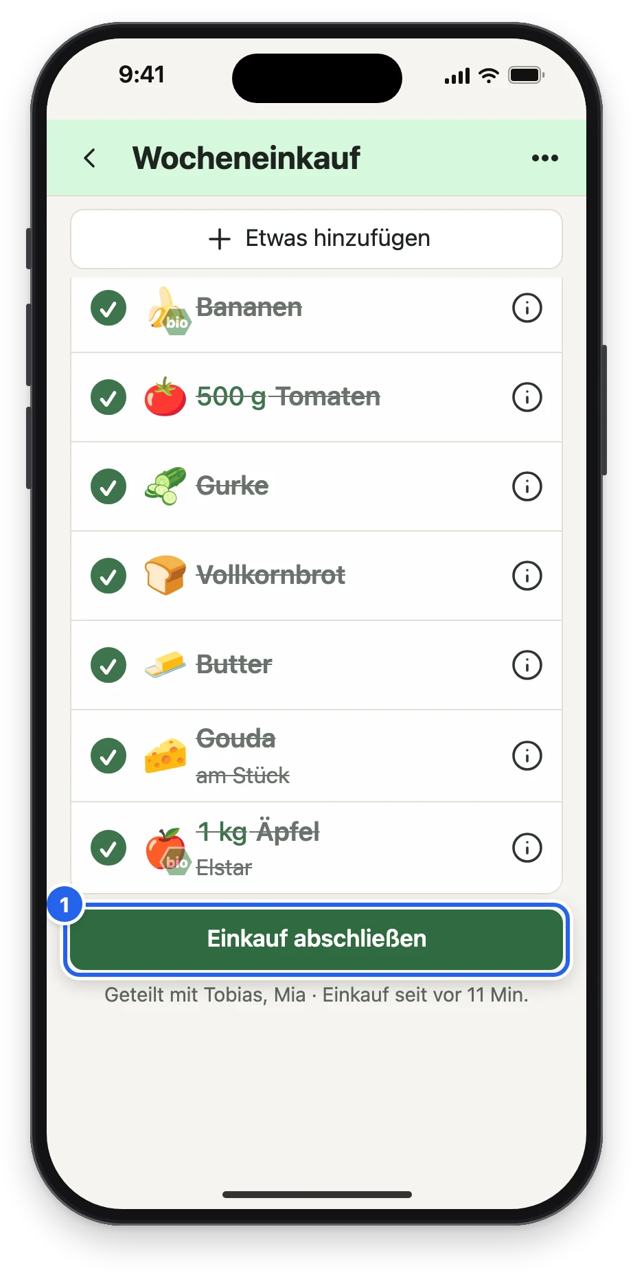 Im Wagen mit allen abgehakten Artikeln, darunter Einkauf abschließen